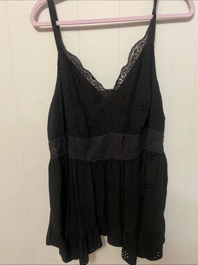 torrid Black eyelet Bodice tank with Lace Trim and semi sheet Size 3xl Coquette.